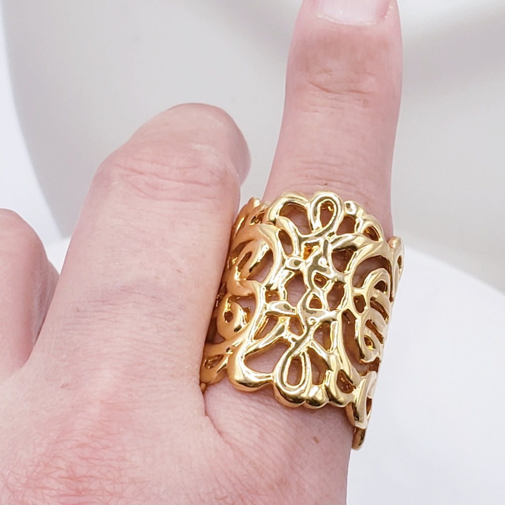 Elegant Gold Celtic Scroll Filigree Barrel/Knuckle Statement Ring